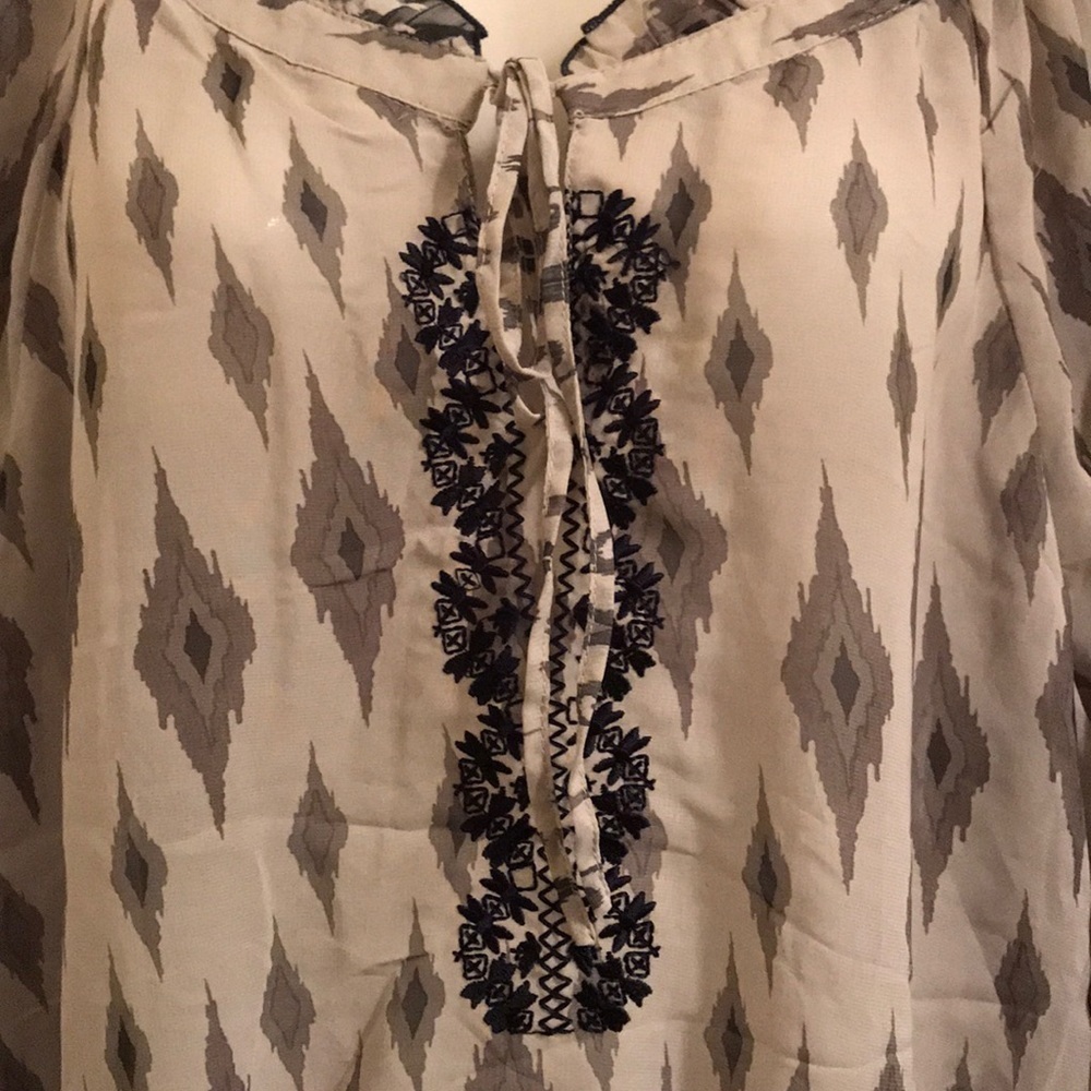 💖 C’est City Women’s Tops Shirts - Picture 2 of 12